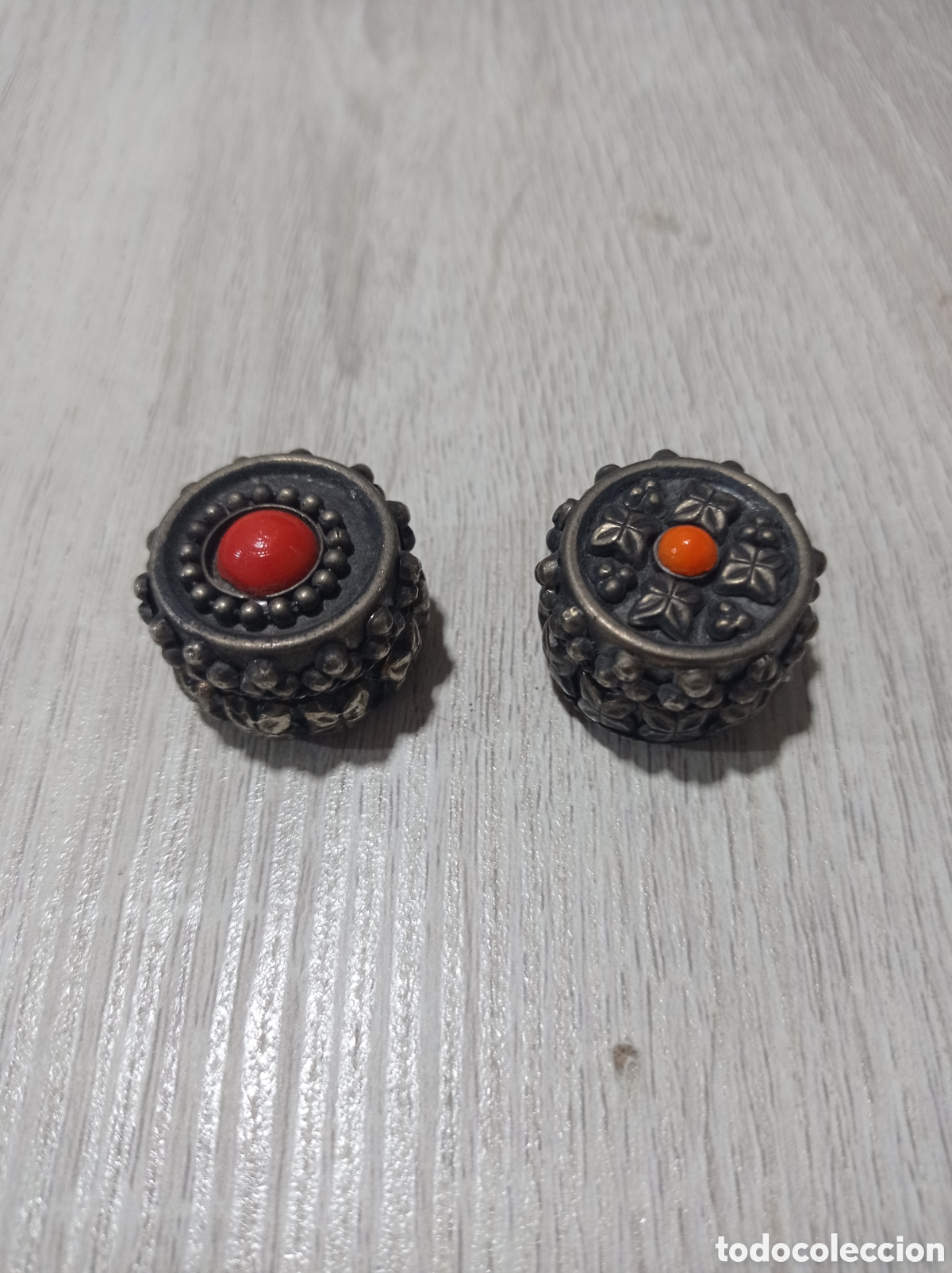 Caixas e caixinhas met&aacute;licas: Dos cajitas met&aacute;licas hechas a mano
