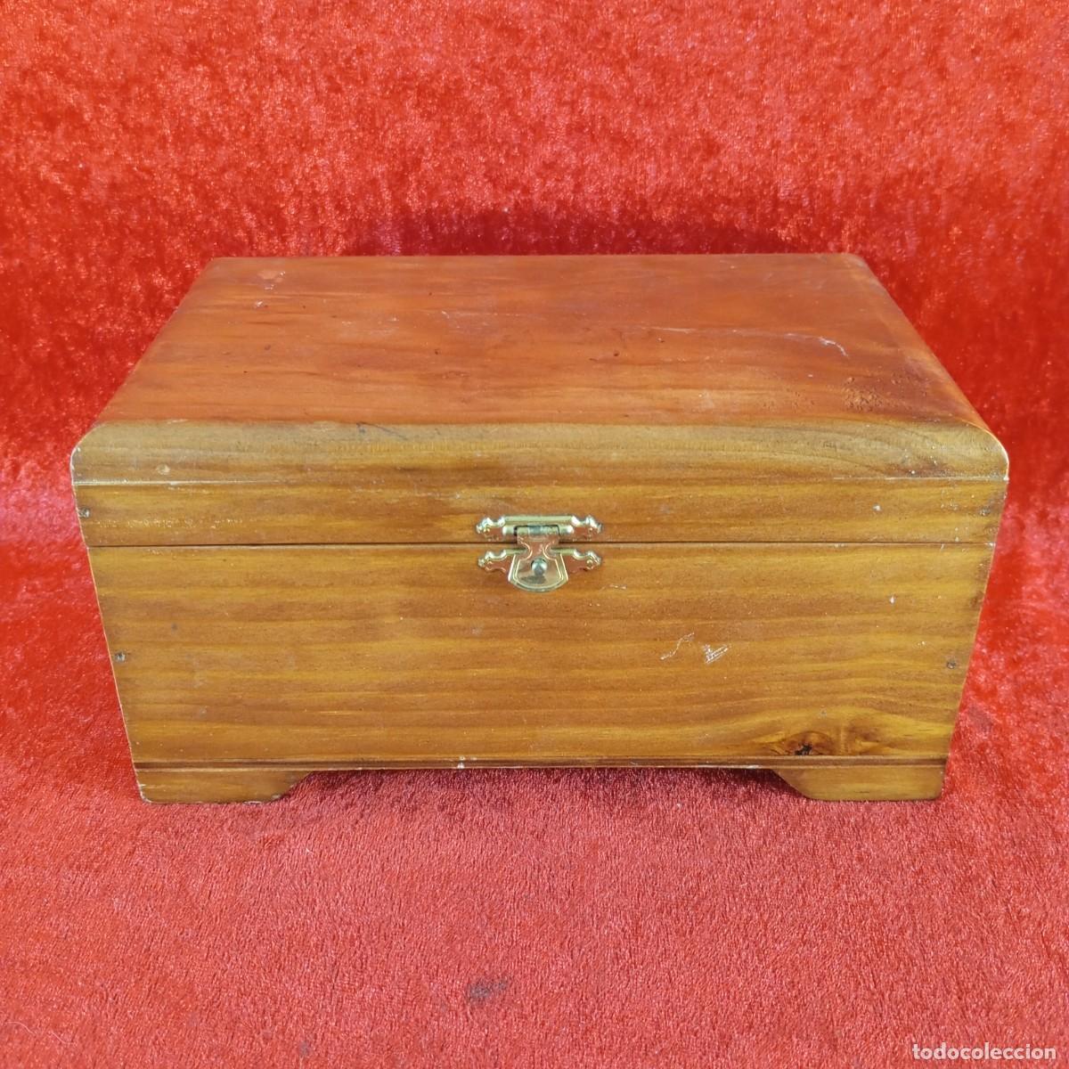 Boxes and metal boxes: CAJA - COFRE - TALLADO EN MADERA - 19 X 12 X 10 CM