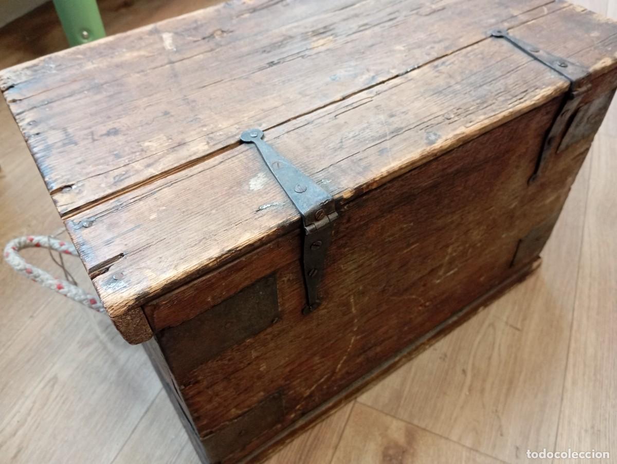 Cajas y cajitas met&aacute;licas: Caja de madera con asas de cuerda - Foto 2