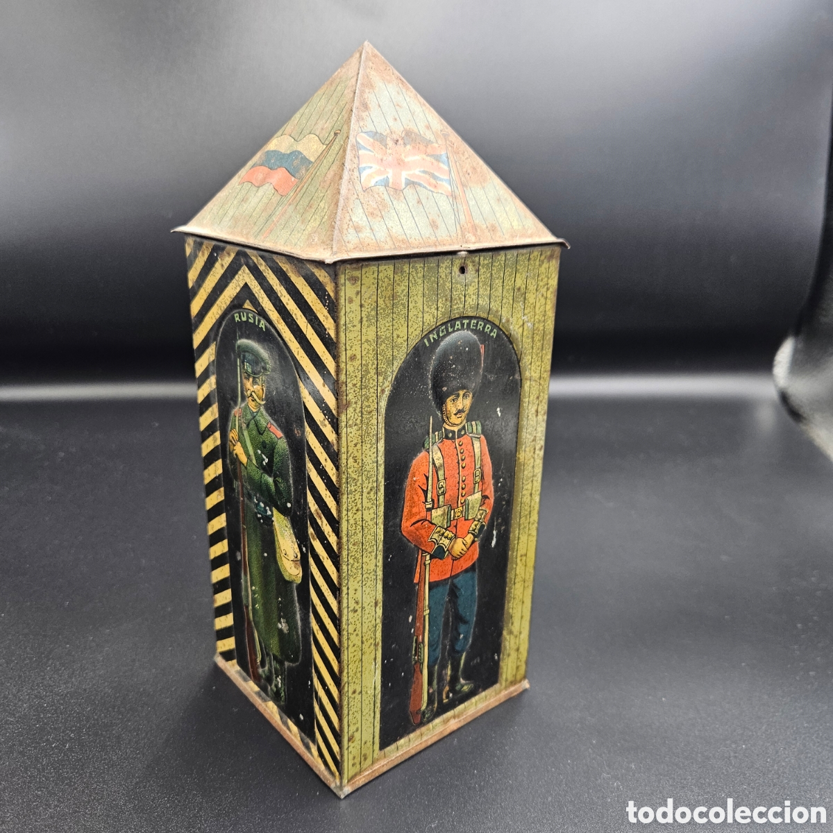 Cajas y cajitas met&aacute;licas: Caja de chapa de Huntley & Palmers. 1909-1918