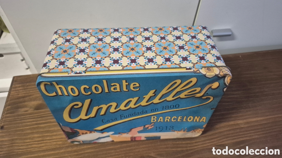 Bo&icirc;tes et petites bo&icirc;tes m&eacute;talliques: Caja met&aacute;lica vintage
