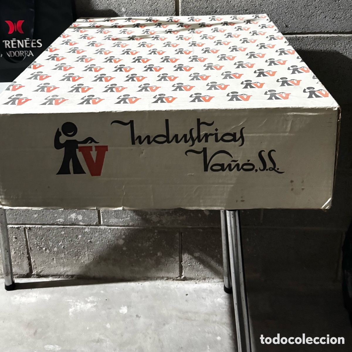 Cajas y cajitas met&aacute;licas: Caja Industrias Va&ntilde;o SA - A&ntilde;is 60