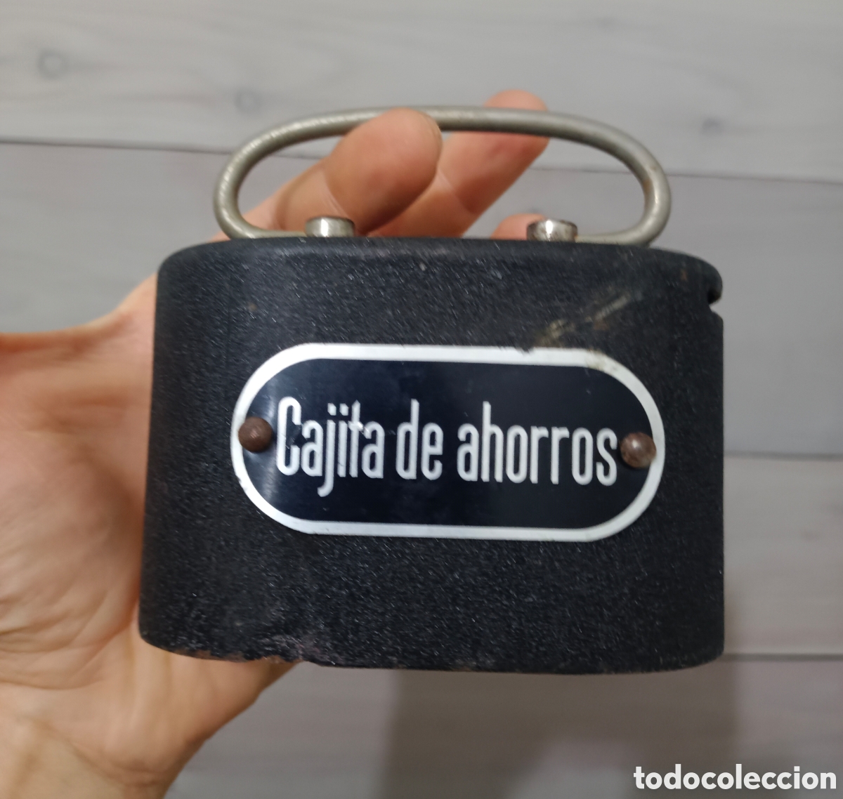 Cajas y cajitas met&aacute;licas: Antigua cajita de ahorros sin llave