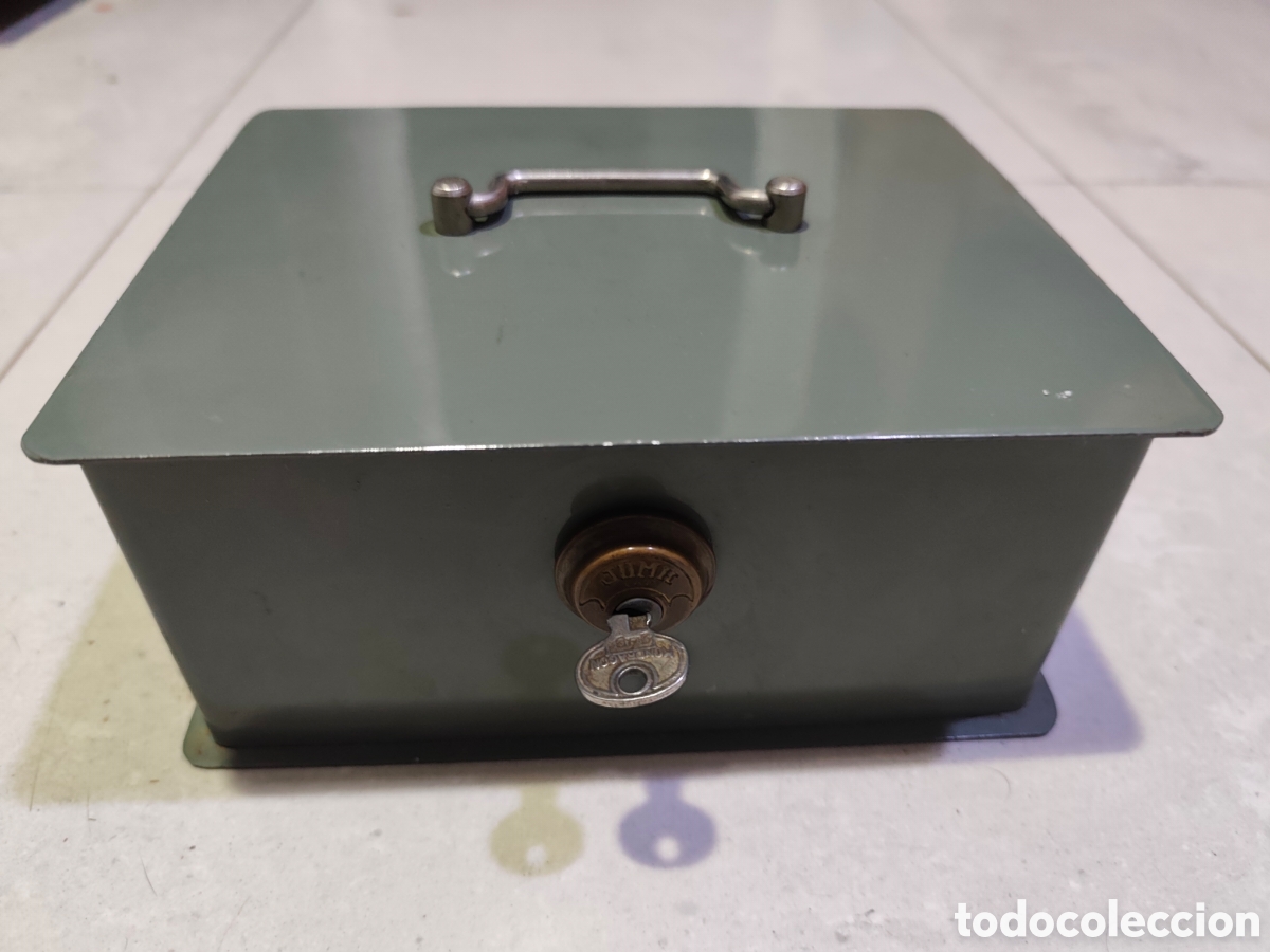 Cajas y cajitas met&aacute;licas: Antigua caja de caudales JUMA caja fuerte retro