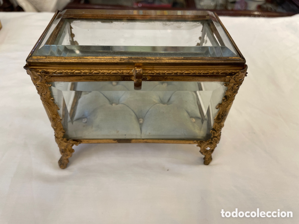 Cajas y cajitas met&aacute;licas: Joyero de cristal y bronce siglo XIX