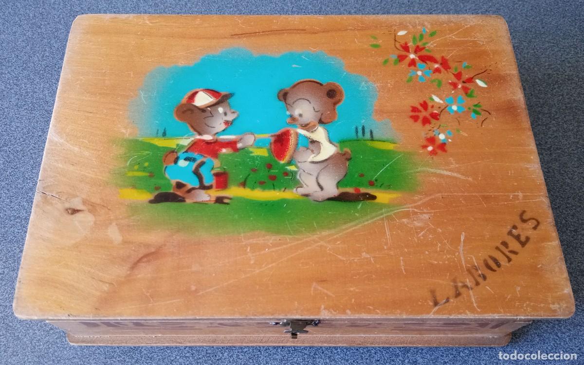 Cajas y cajitas met&aacute;licas: Caja madera Labores a&ntilde;os 60