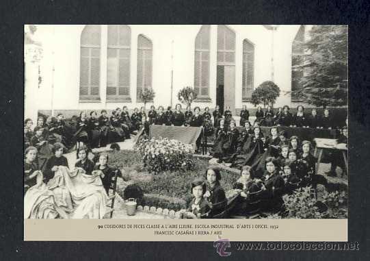 Coleccionismo Calendarios: Calendario Imatges del Sabadell antic del 2003: Cosidores de peces Escola Industrial, 1932 (num.90)
