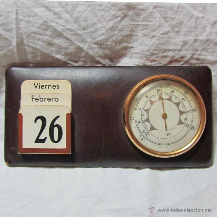 Coleccionismo calendarios: Antiguo calendario con term&oacute;metro - Foto 1
