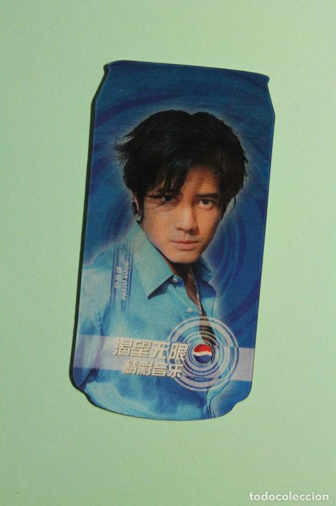 Coleccionismo calendarios: CALENDARIO DE BOLSILLO PEPSI COLA. NO FOURNIER. ORIGEN CHINA. A&Ntilde;O 2001. MUSICA. GENERA DOBLE IMAGEN.