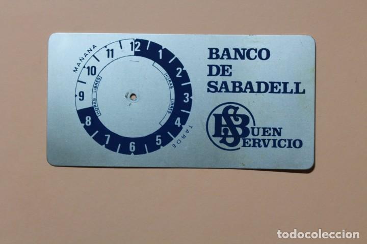 Collectables Calendars: CALENDARIO metalico. banco de sabadell. buen estado. faltan agujas del reloj. a&ntilde;o 1975.