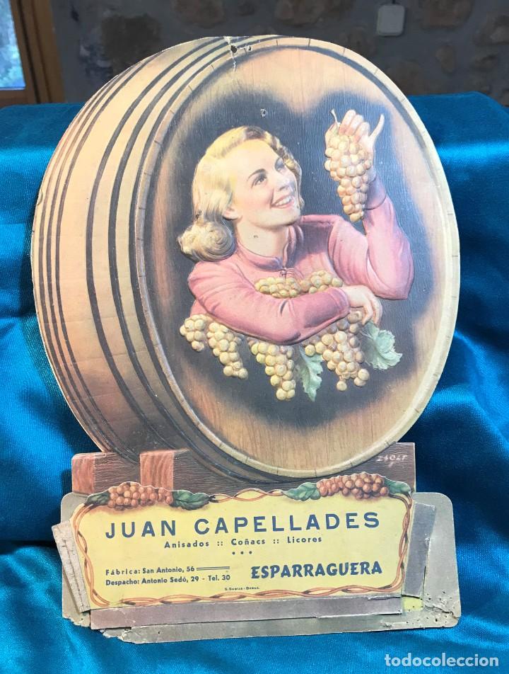 Coleccionismo calendarios: 4 SOPORTES DE CARTON TROQUELADO PARA CALENDARIO.