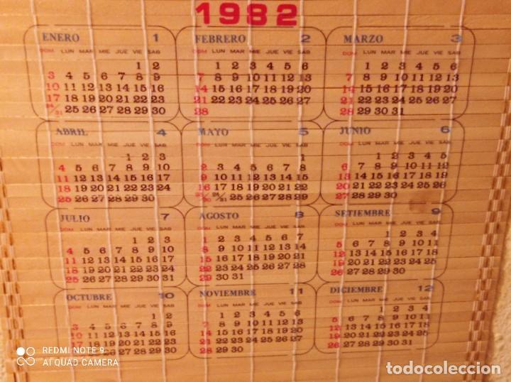 Coleccionismo Calendarios: CALENDARIO PARED DE CHAPA (MADERA)1982 TAILANDIA - Foto 2 - 297503393