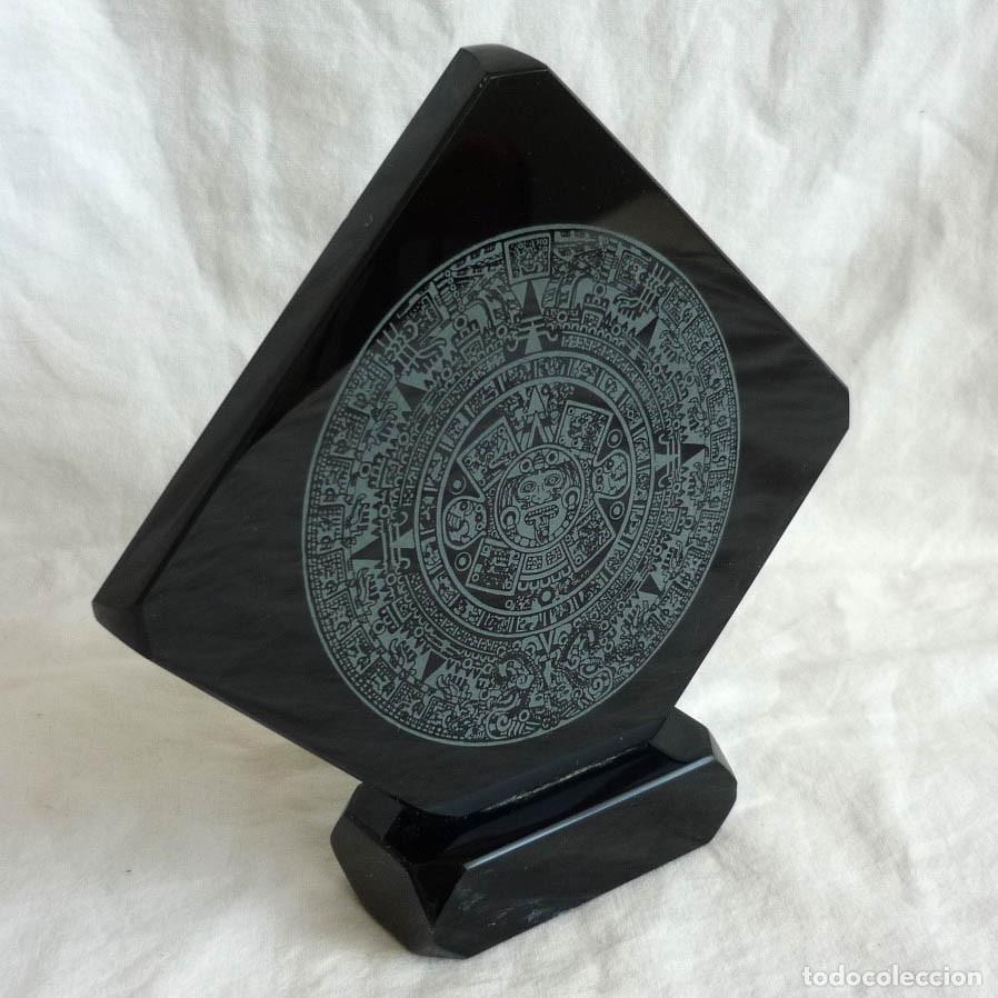 Collectables Calendars: Calendario maya de sobremesa grabado en obsidiana