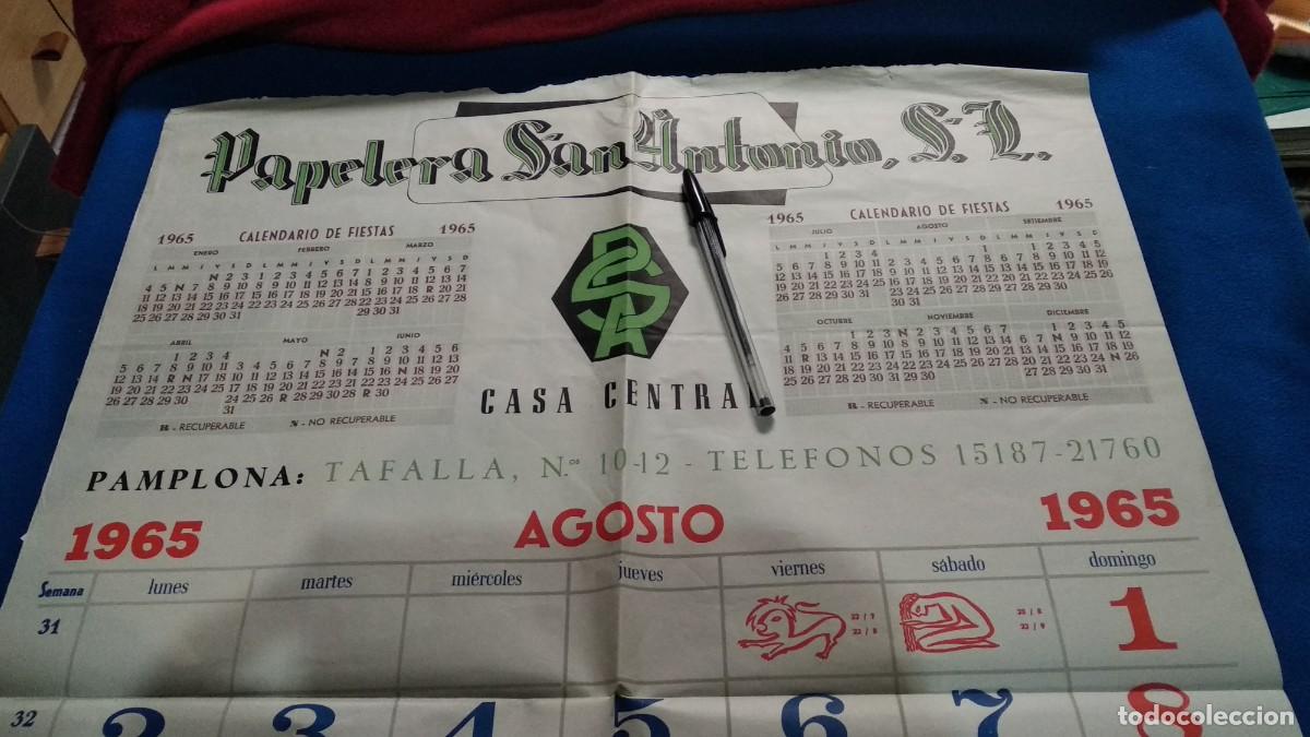 Coleccionismo Calendarios: CALENDARIO DE PARED GRAN HOJA AGOSTO ( PAPELERA SAN ANTONIO S.L. CENTRAL- PAMPLONA TAFALLA 1965 )
