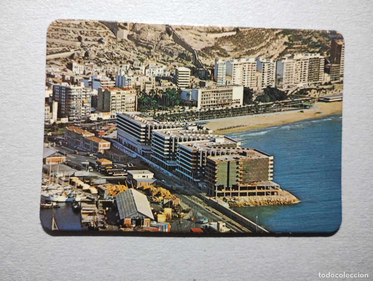 Coleccionismo calendarios: Calendario de bolsillo 1977. Playa. Publicidad Almacenes Universo.