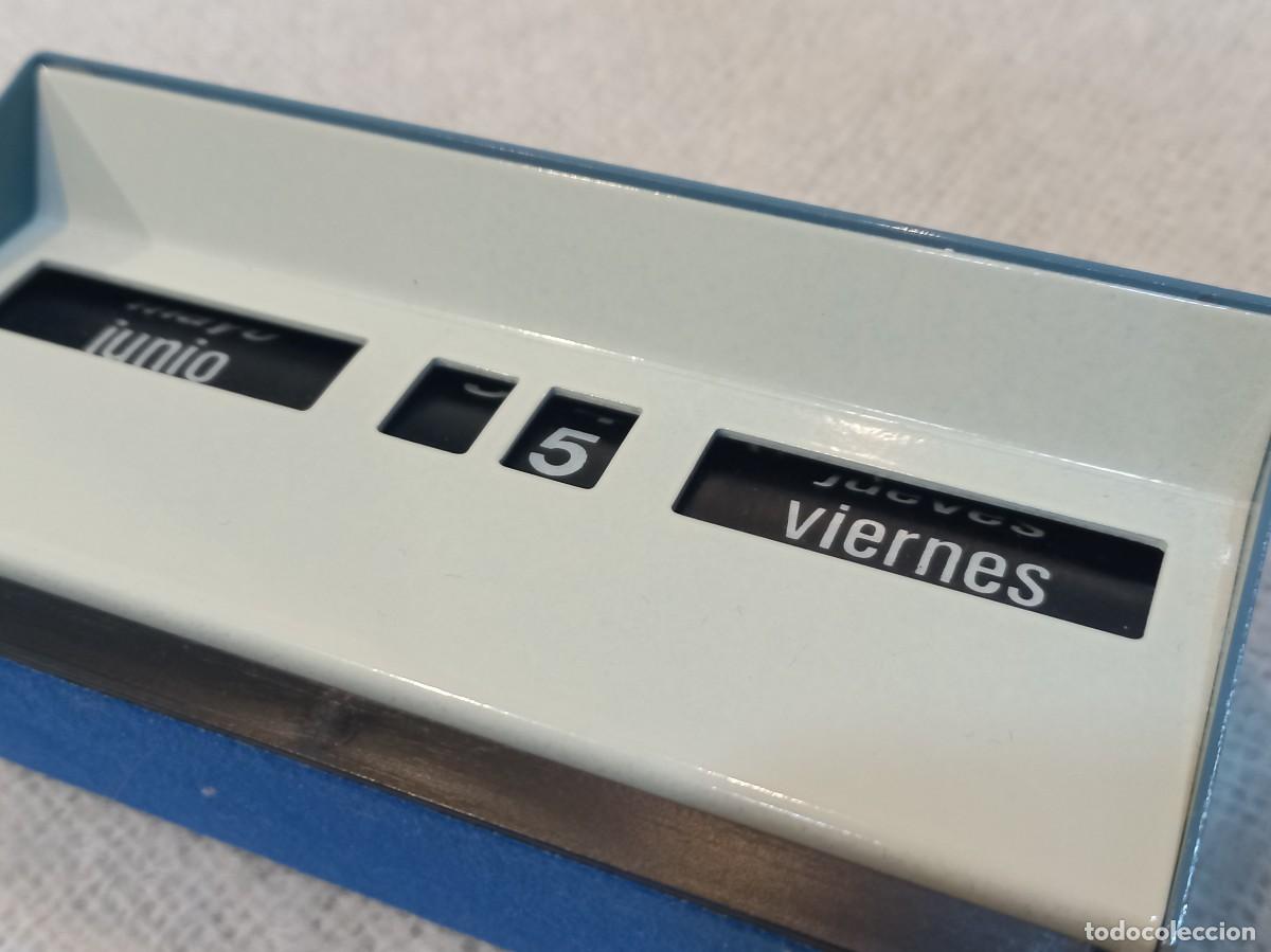 Coleccionismo calendarios: CALENDARIO PERPETUO (met&aacute;lico) rectangular azul-beige - Foto 4