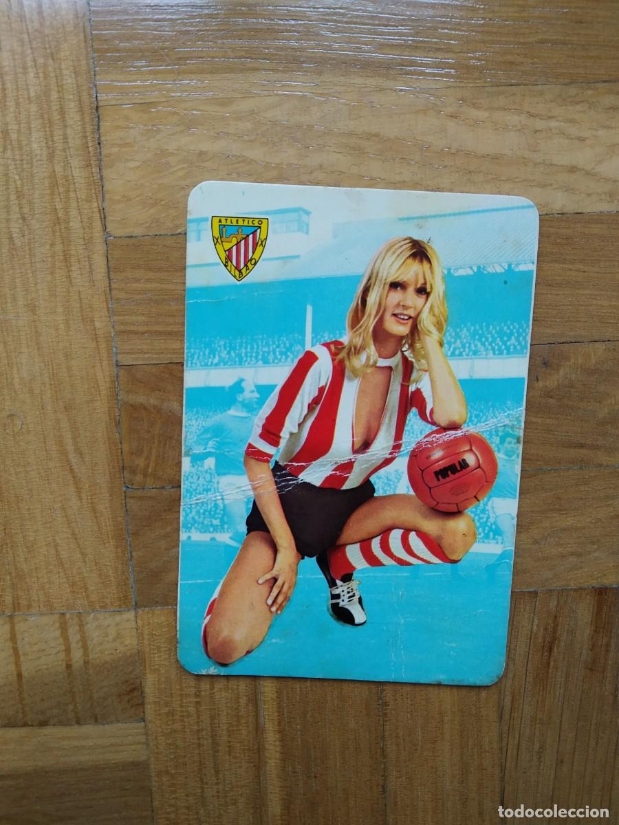 Coleccionismo Calendarios: CALENDARIO DE FUTBOL CHICA CON CAMISETA Y ESCUDO DEL ATHLETICO BILBAO A&Ntilde;O 1975 VER FOTOS
