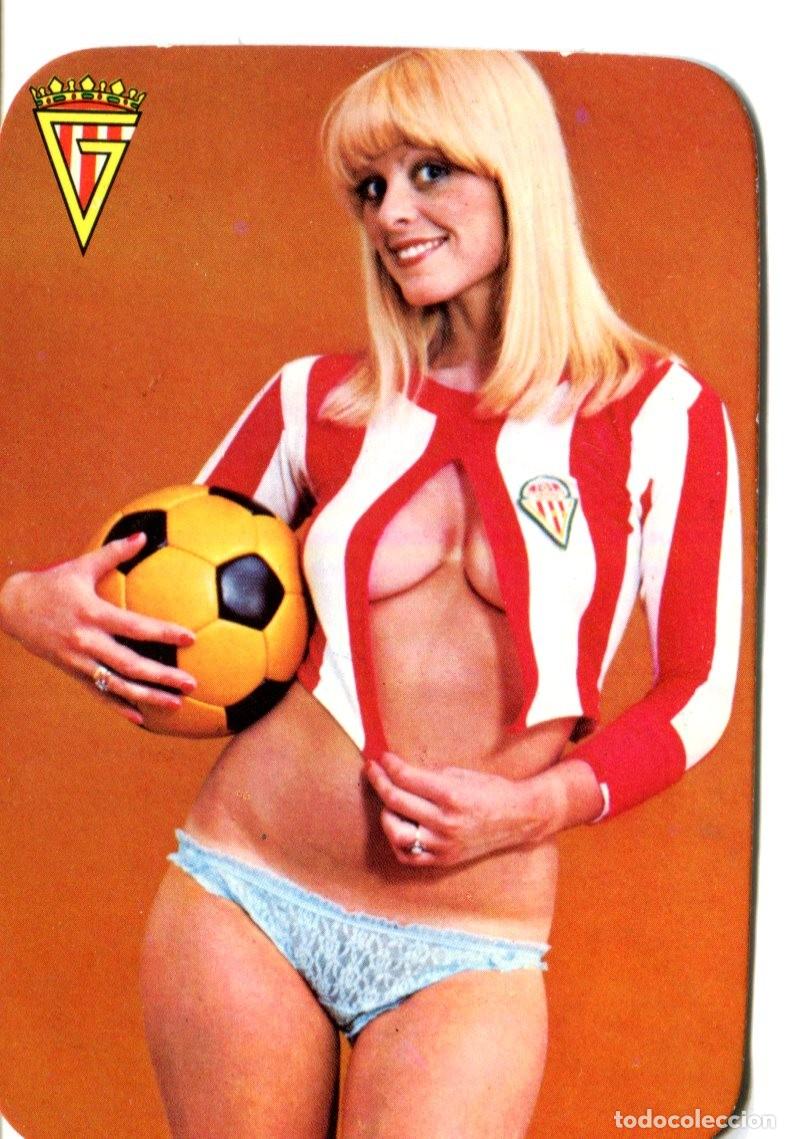 Colecionismo Calend&aacute;rios: CALENDARIO DE BOLSILLO TEMA FUTBOL CHICA 1977 SIN PUBLICIDAD REAL SPORTING DE GIJON