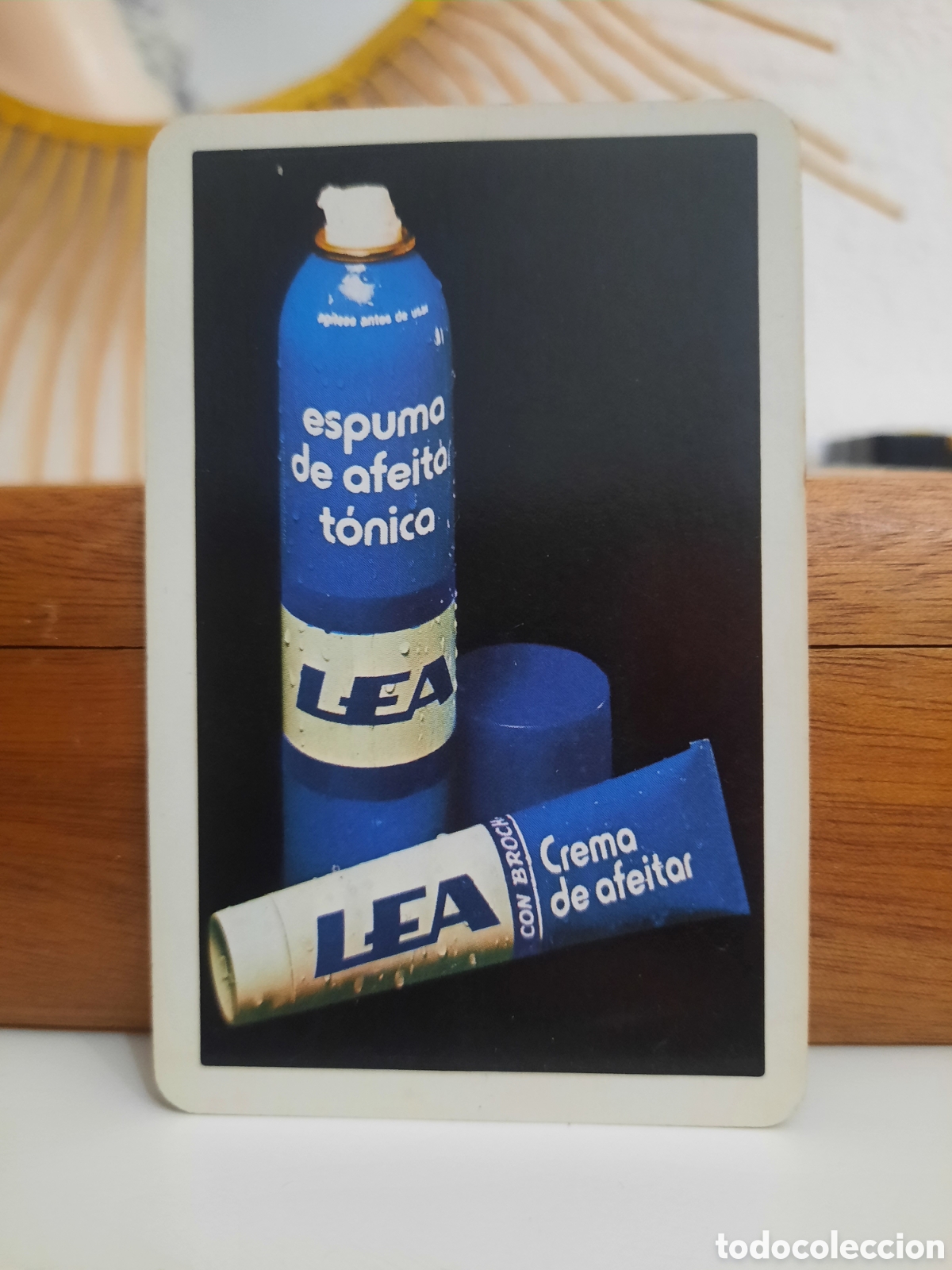 Coleccionismo calendarios: Calendario de Bolsillo H.fournier 1984 Espuma y crema de Afeitar LEA