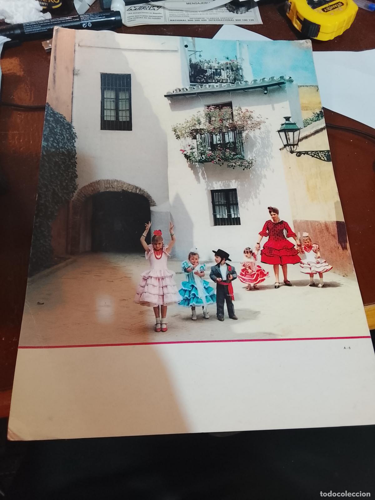 Coleccionismo calendarios: L&aacute;mina de Calendario de Muestra (A-6). Escena T&iacute;pica Andaluza: Ni&ntilde;os con Trajes Flamencos A&ntilde;os 60/70