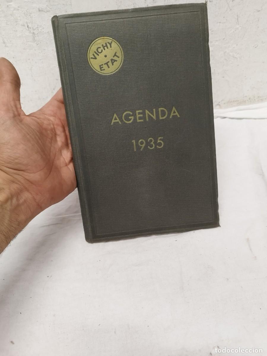 Coleccionismo calendarios: Antigua agenda Vichy Et at A&ntilde;o 1935. Sin uso. Contraportada con resto de goma.