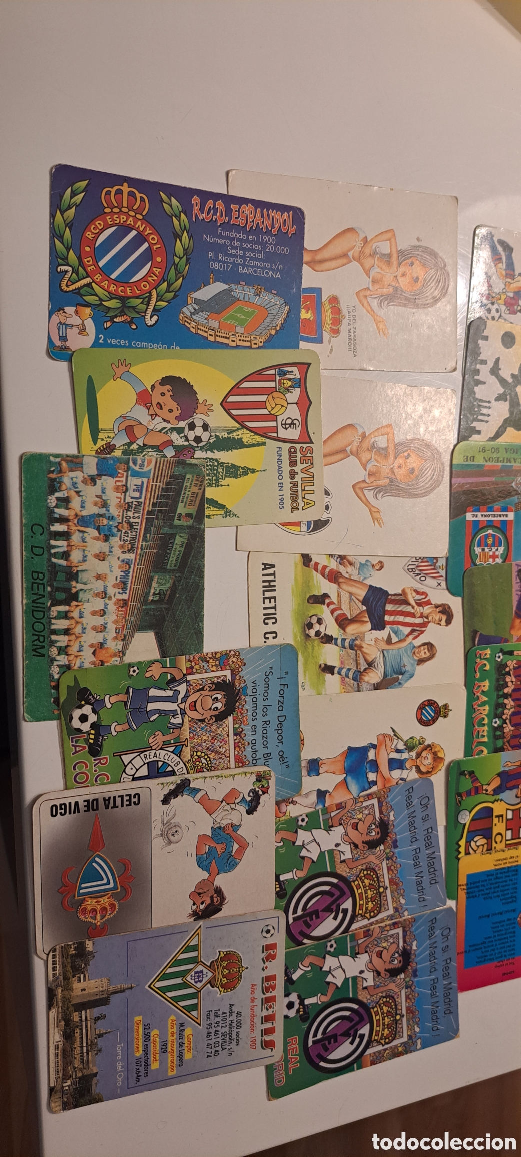 Coleccionismo deportivo: Lote de 28 calendarios de futbol - Foto 1
