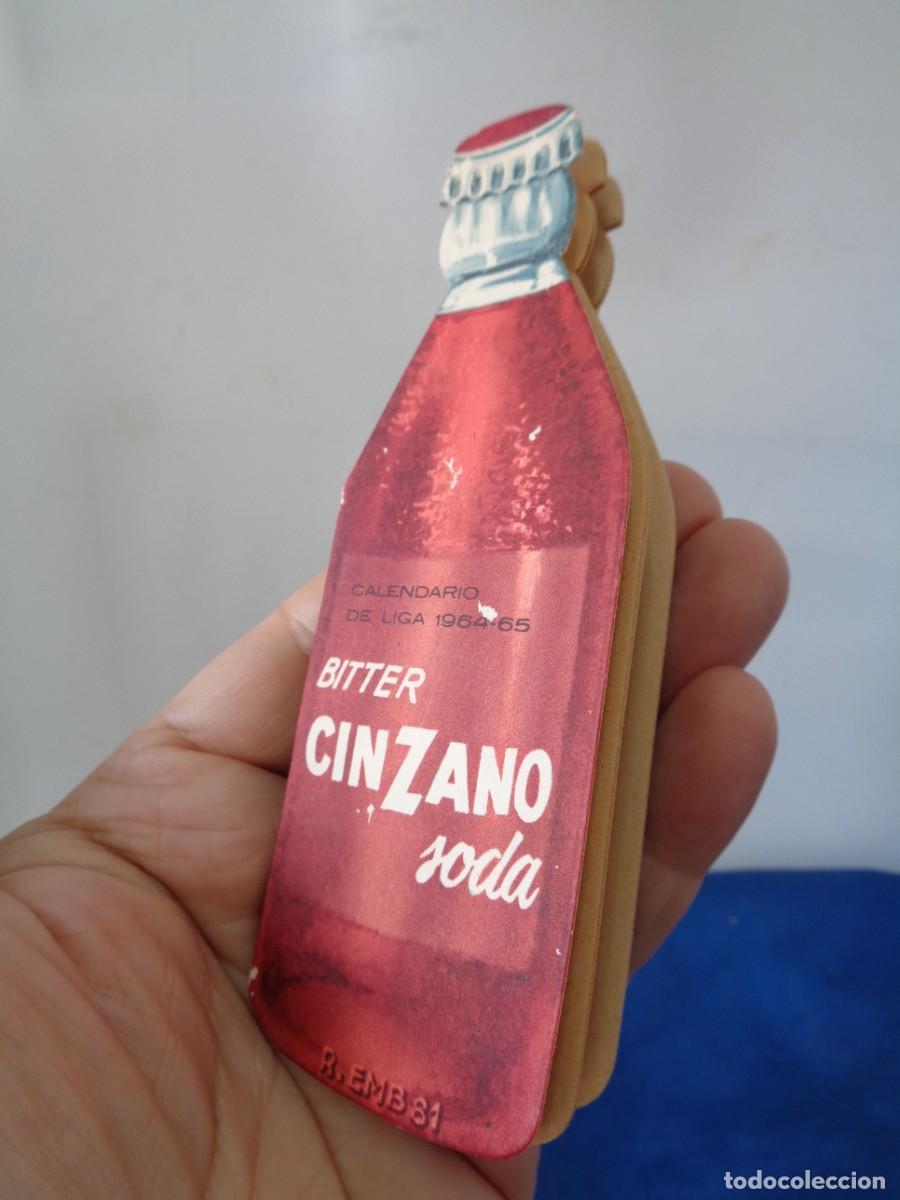 Coleccionismo deportivo: &iexcl;! ORIGINAL: &rdquo;CALENDARIO FUTBOL&rdquo; Temporada 1964-1965. Con Bitter &rdquo;CINZANO&rdquo; Soda. !! C-6.