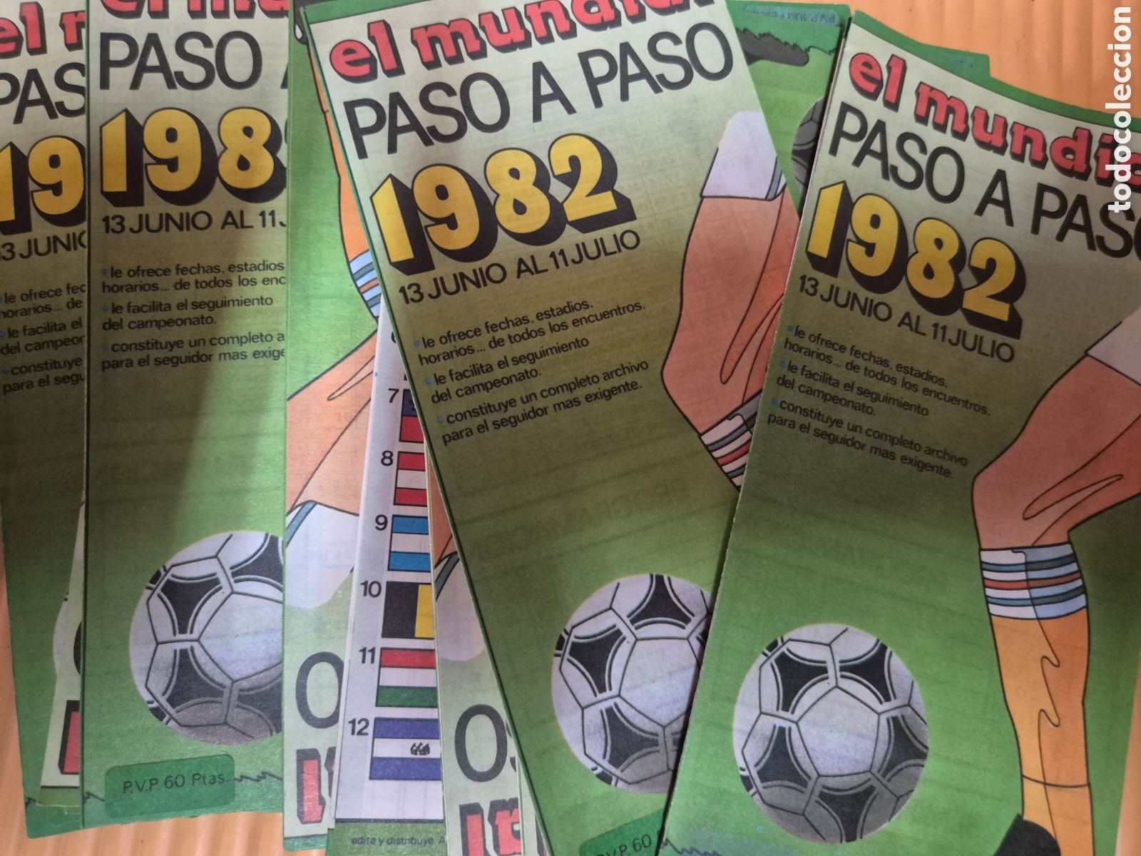 Coleccionismo deportivo: ESPA&Ntilde;A 82 . LOTE DE 50 CALENDARIOS DEL MUNDIAL