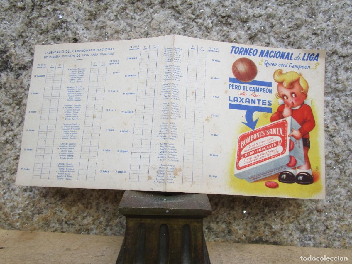 Coleccionismo deportivo: * FUTBOL CALENDARIO CAMPEONATO PRIMERA DIVISIN LIGA 1944/45, QUIEN SER&Aacute; CAMPE&Oacute;N, DESPLEGABLE 25X12