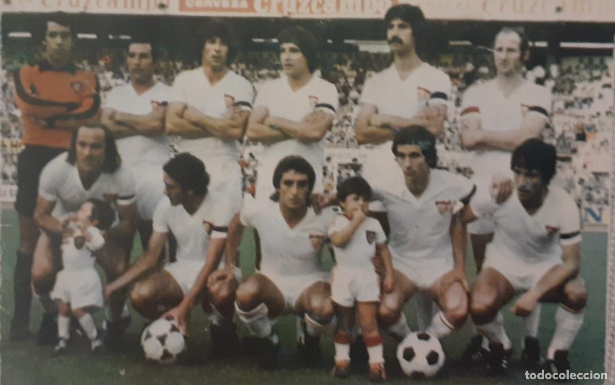 Coleccionismo deportivo: SEVILLA F.C. : CALENDARIO NACIONAL DE LIGA , 1979 - 80 . FOTO DEL EQUIPO CON LUTO. PANADER&Iacute;A ARAGONE