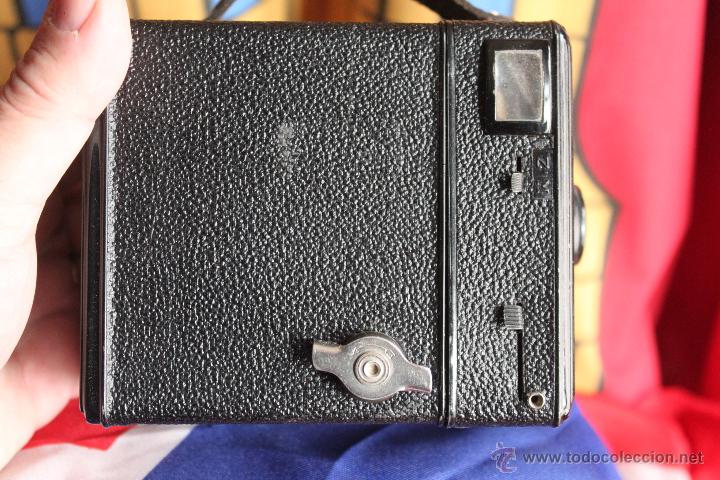 C&aacute;mara de fotos: Kodak 620 Box &ldquo;Stuttgart&rdquo; con funda original - Foto 3