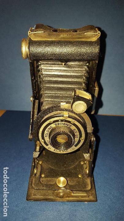 C&aacute;mara de fotos: Tr&iacute;pode antiguo GCA + Folding Brownie Six-20 - Foto 4