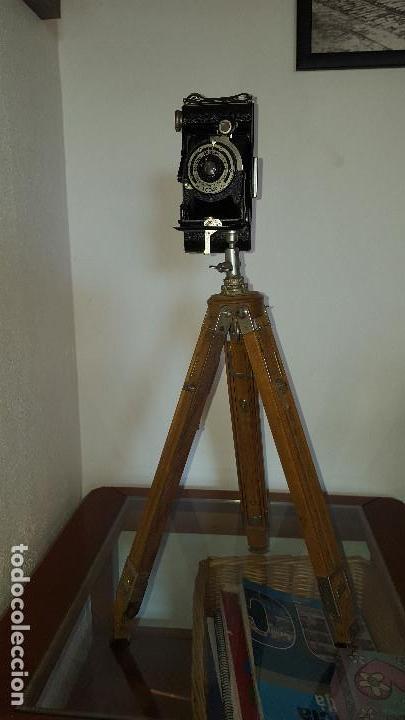 C&aacute;mara de fotos: Tr&iacute;pode antiguo GCA + Folding Brownie Six-20 - Foto 8