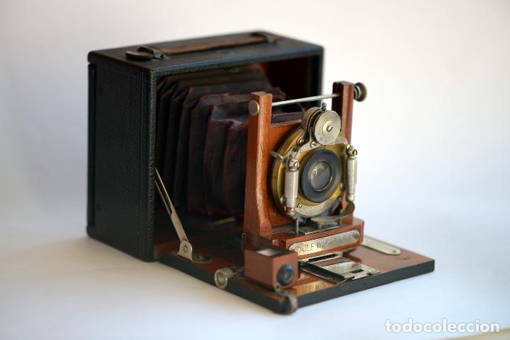 Antiguo camara fotográfica 📸 de fuelle plegable de formato medio de colección