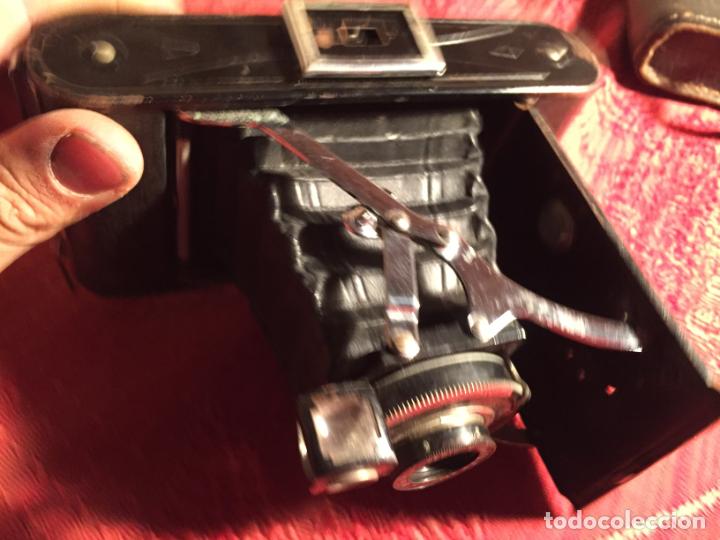 Cámara de fotos: Antigua cámara fotográfica de fuelle marca Coronet con funda original años 30-40 prestigiosa marca - Foto 5 - 213511798