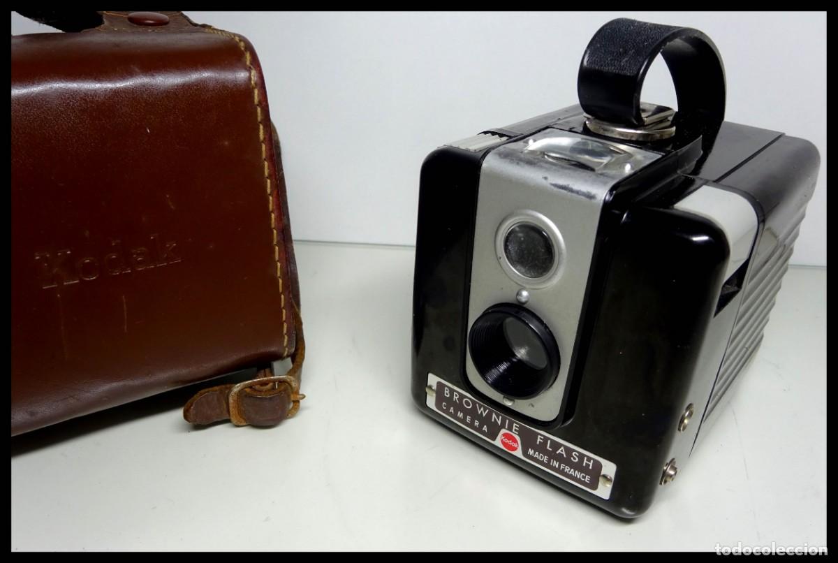 C&aacute;mara de fotos: CAMARA KODAK BROWNIE FLASH - FUNDA - REF. 1738/2 - Foto 1