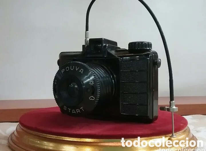 Photo camera: CAMARA POUVA START.(Baquelita negra) y Disparador.PEANA ROJA NO INCLUIDA EN EL LOTE