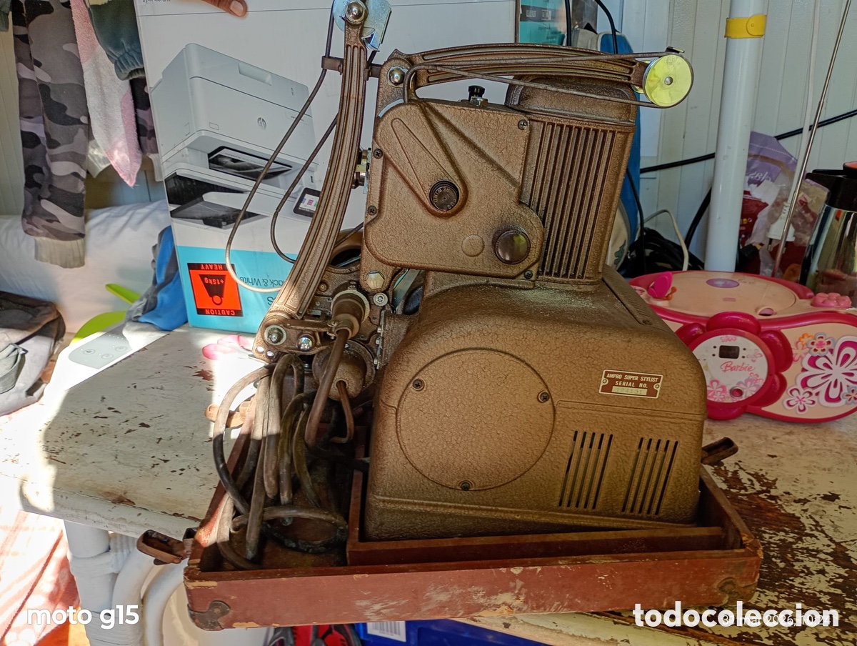 C&aacute;mara de fotos: Proyector de cine de 16 mm de mediados del siglo XX.