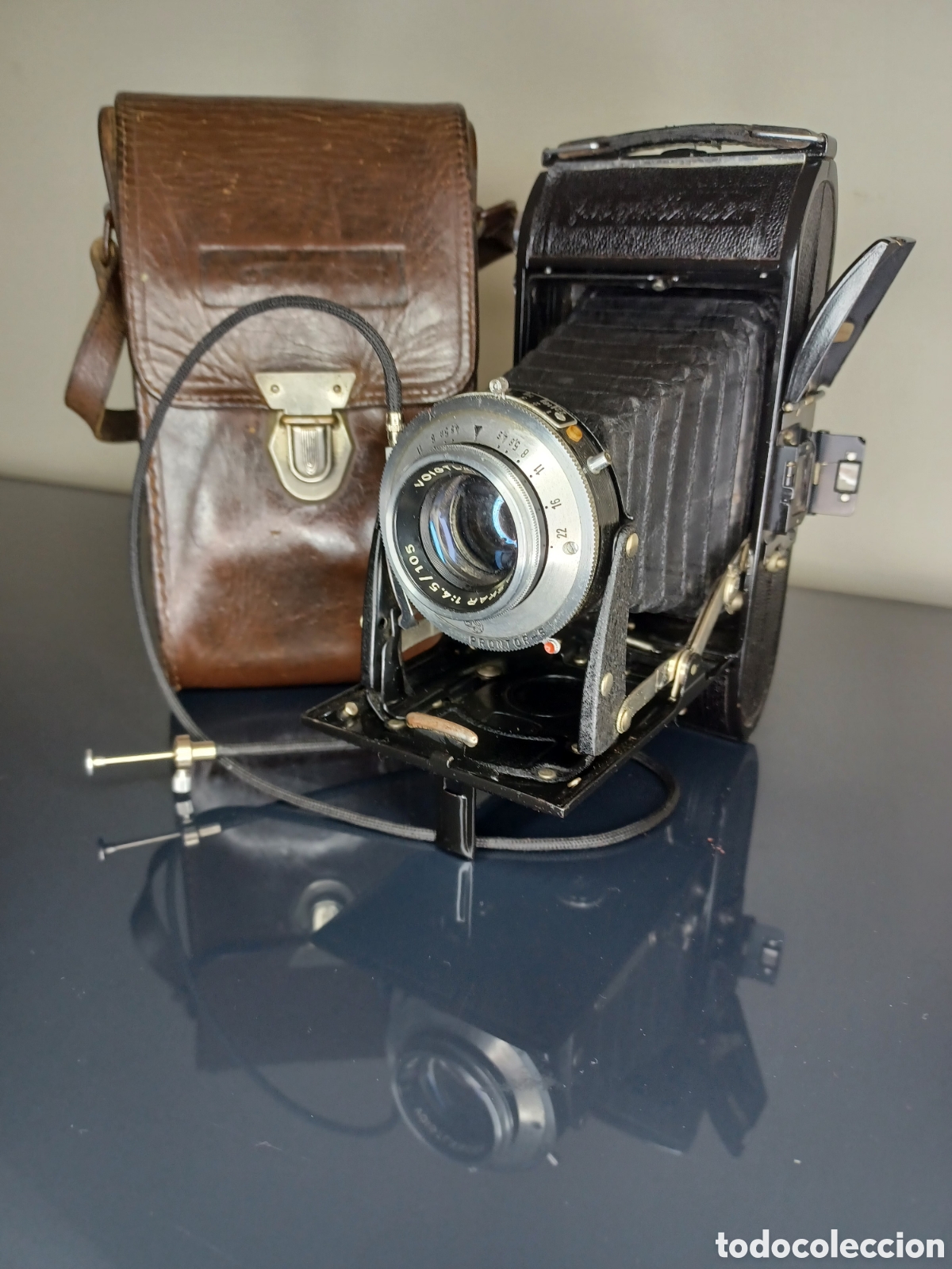 C&aacute;mara de fotos: Voigtl&auml;nder Bessa I (1950s) 6x9. Vaskar 105mm. Funda original y disparador flexible