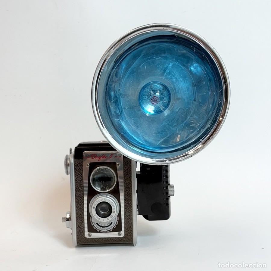 C&aacute;mara de fotos: C&aacute;mara Kodak Duaflex IV con Flash Kodalite