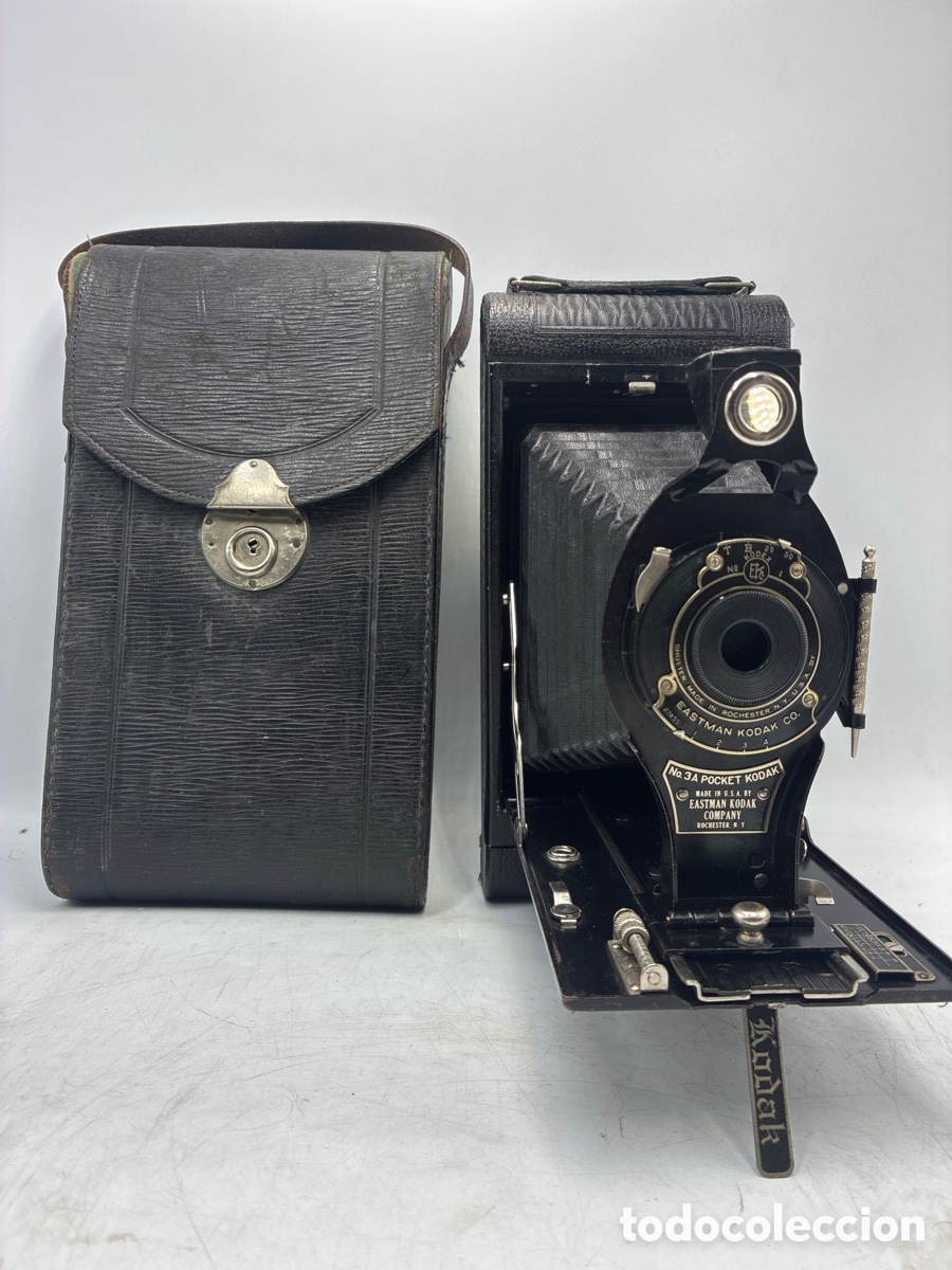 C&aacute;mara de fotos: C&aacute;mara de fotos KODAK n&uacute;mero 3. A. con funda.