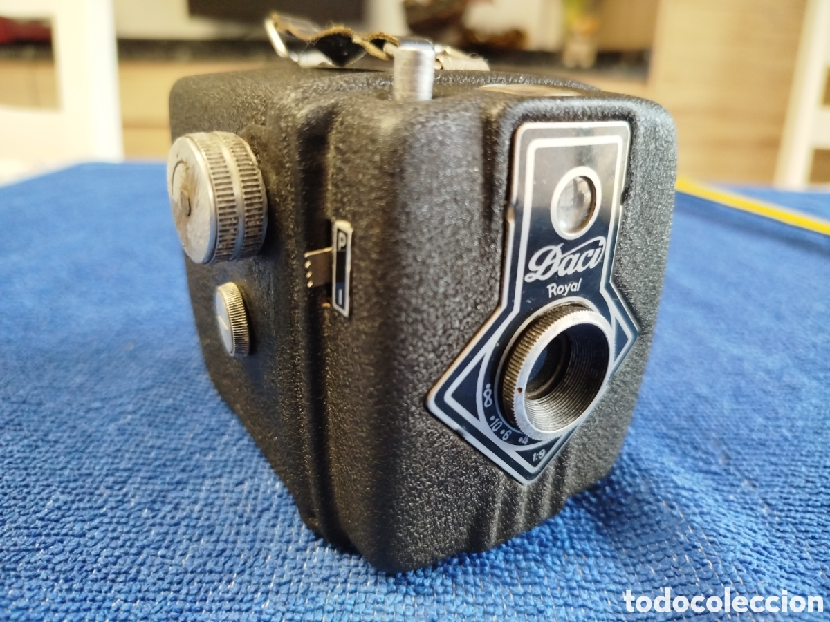 C&aacute;mara de fotos: C&aacute;mara de caj&oacute;n Dacora Daci Royal, fabricada en Alemania 1950.
