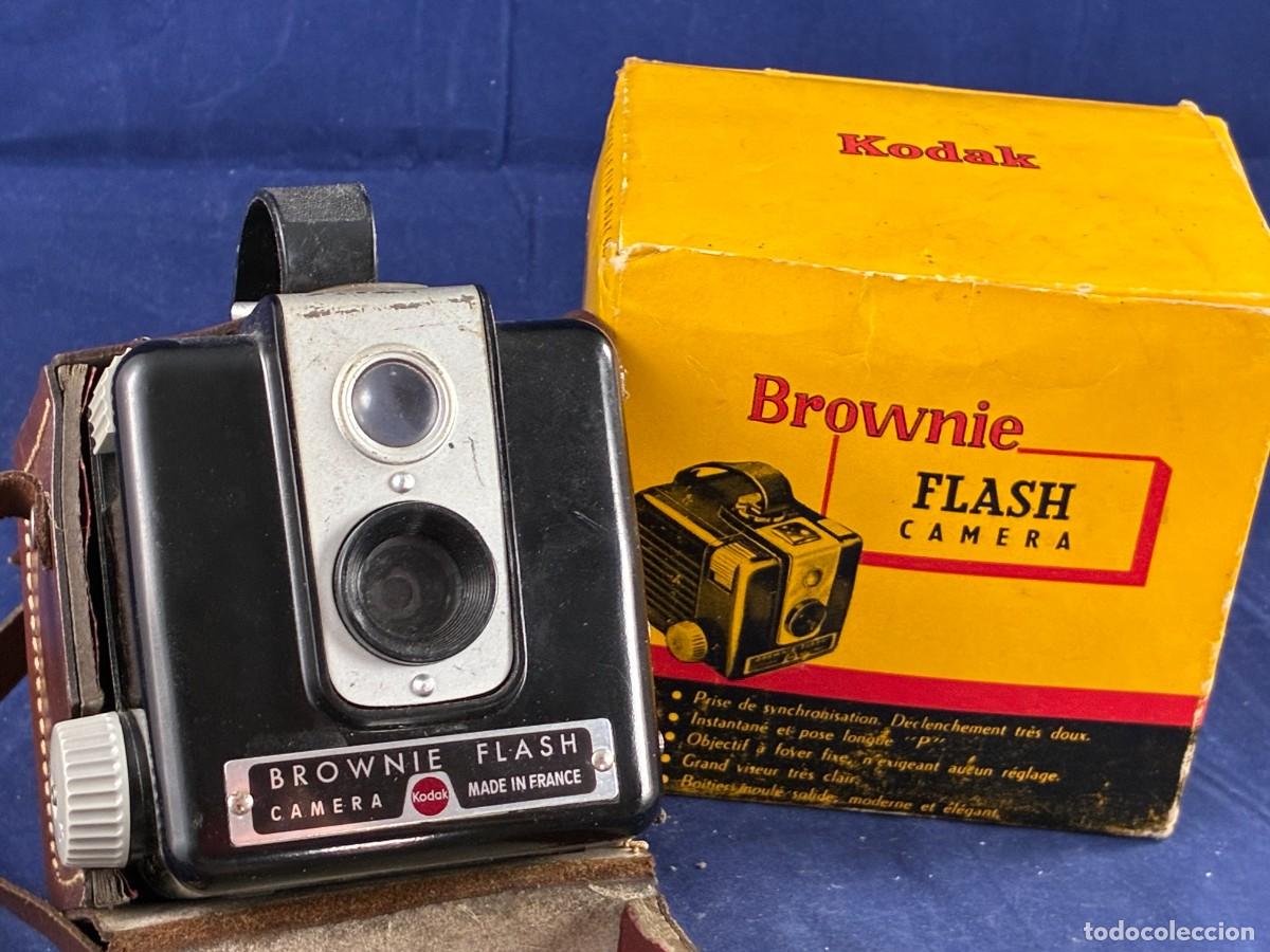 C&aacute;mara de fotos: C&aacute;mara Kodak Brownie Flash Made in France con Caja Original y Funda Vintage 1950