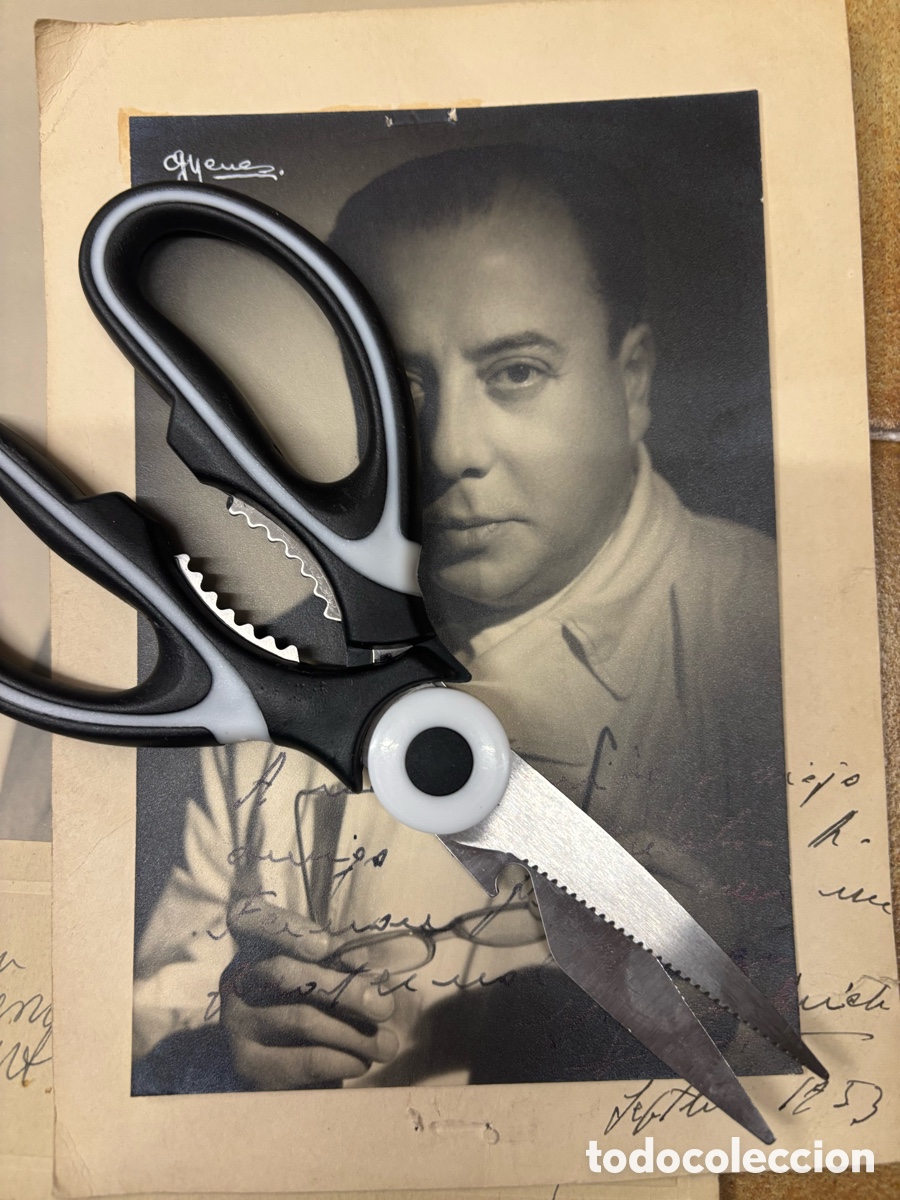 C&aacute;mara de fotos: RETRATO CON DEDICATORIA Y FIRMA DE JOS&Eacute; GAY PRIETO 1953. DERMAT&Oacute;LOGO