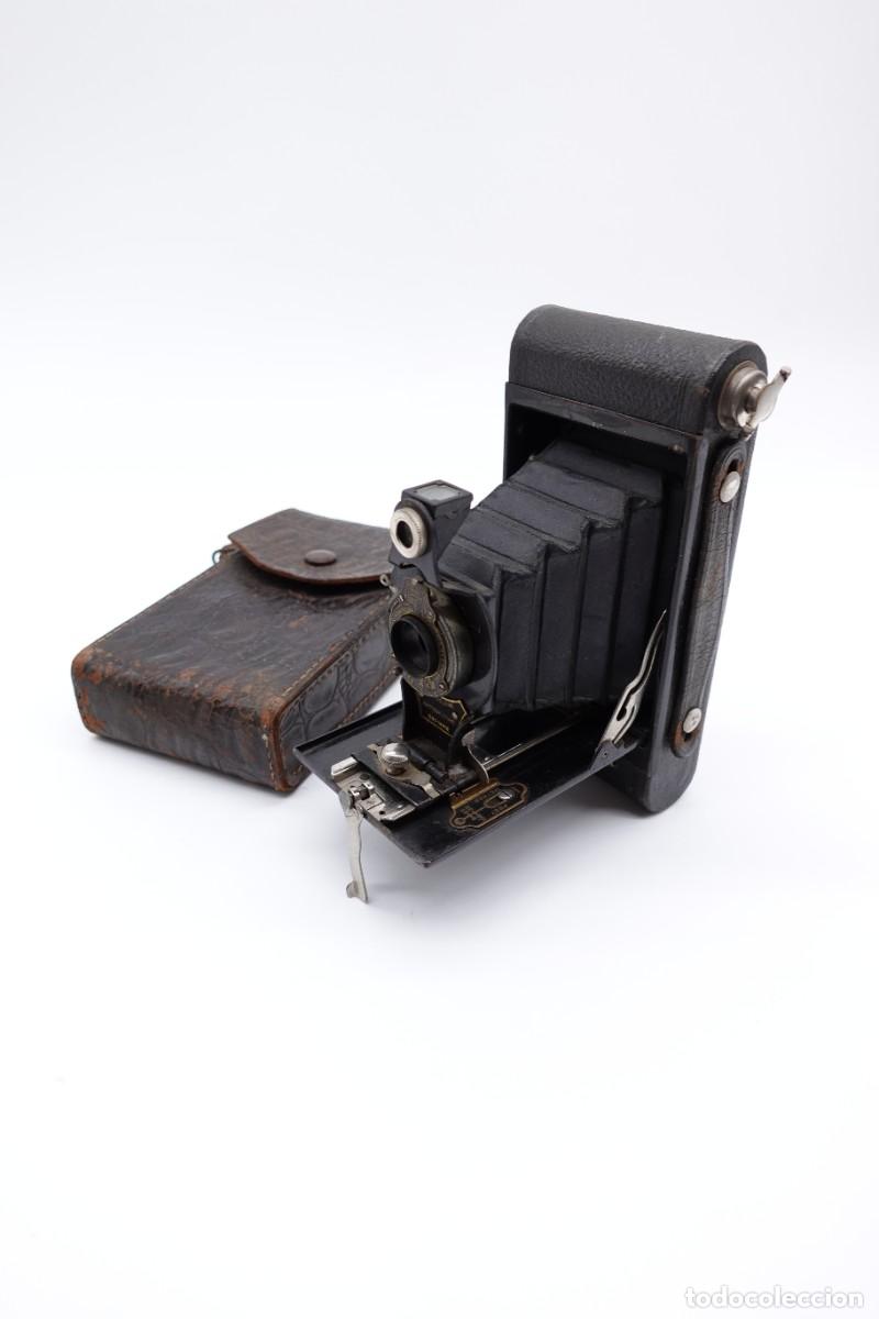 C&acirc;maras de fotos: C&Aacute;MARA FUELLE FOTOGR&Aacute;FICA KODAK AUTOGRAPHIC BROWNIE No. 2 FOLDING CON FUNDA DE CUERO