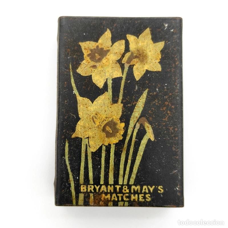 C&aacute;mara de fotos: Bryant & May's Cobertura para caja de cerillas con Narcisos c.1940