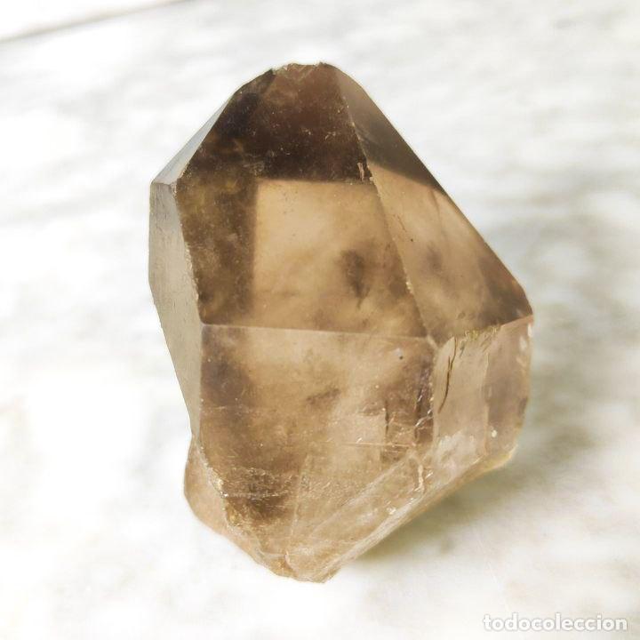 C&aacute;mara de fotos: Punta de Cristal de Cuarzo Ahumado Mineral de Espa&ntilde;a o Brasil