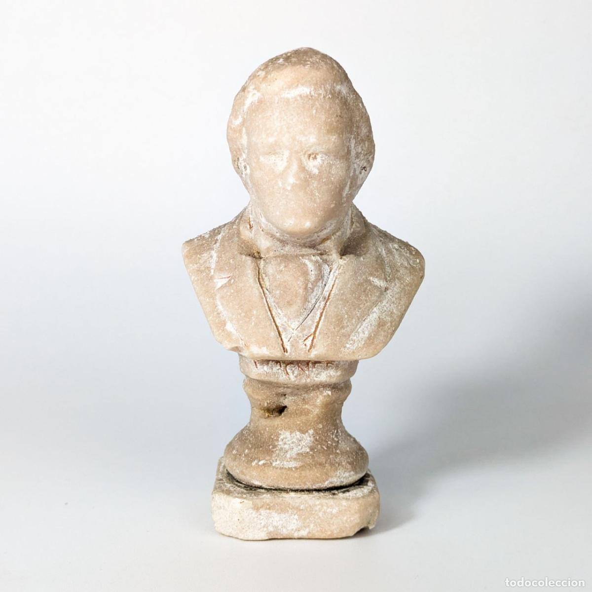 C&aacute;mara de fotos: Peque&ntilde;o Busto del Compositor Wagner