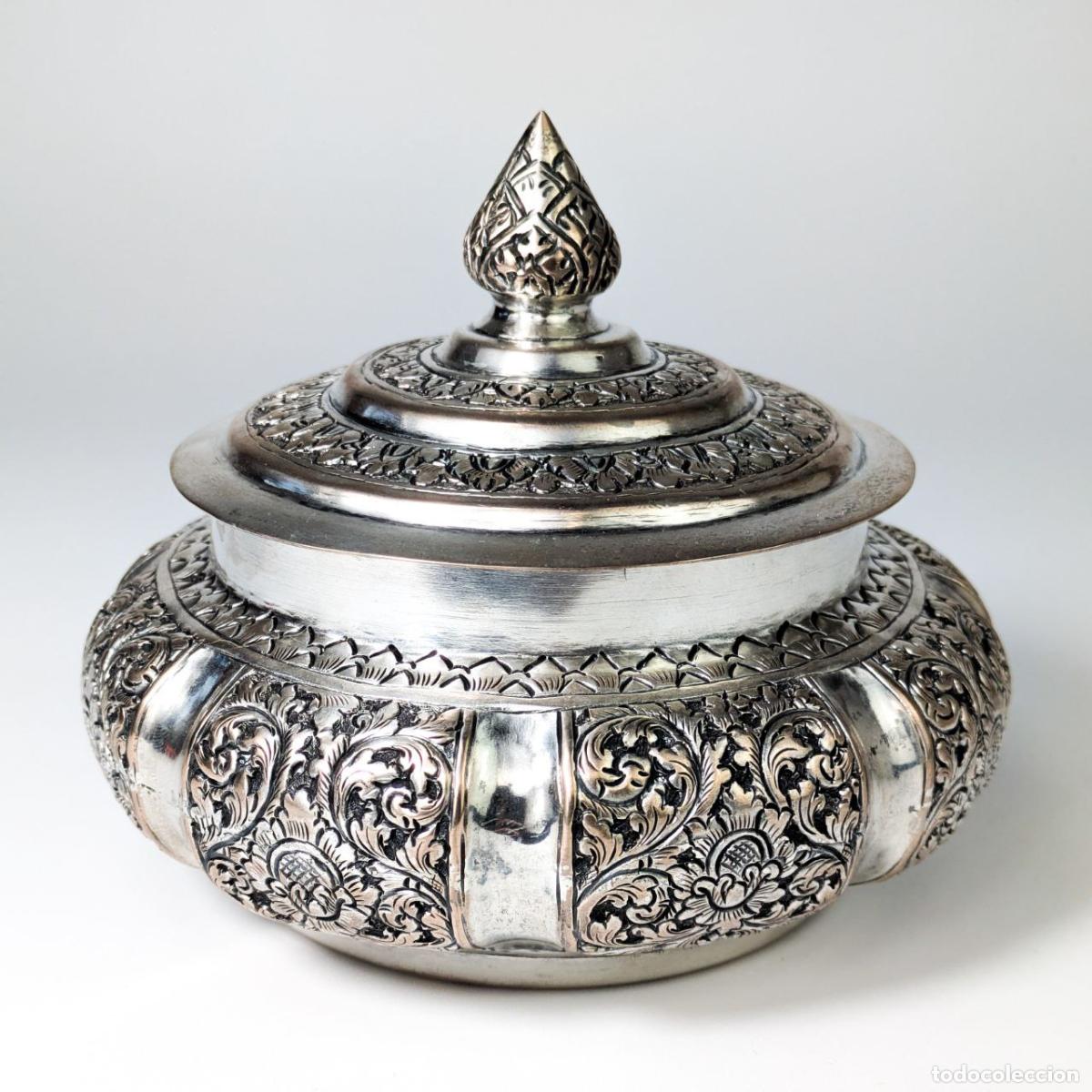 C&acirc;maras de fotos: Caja Khmer de Cobre repouss&eacute; y Plata, Camboya