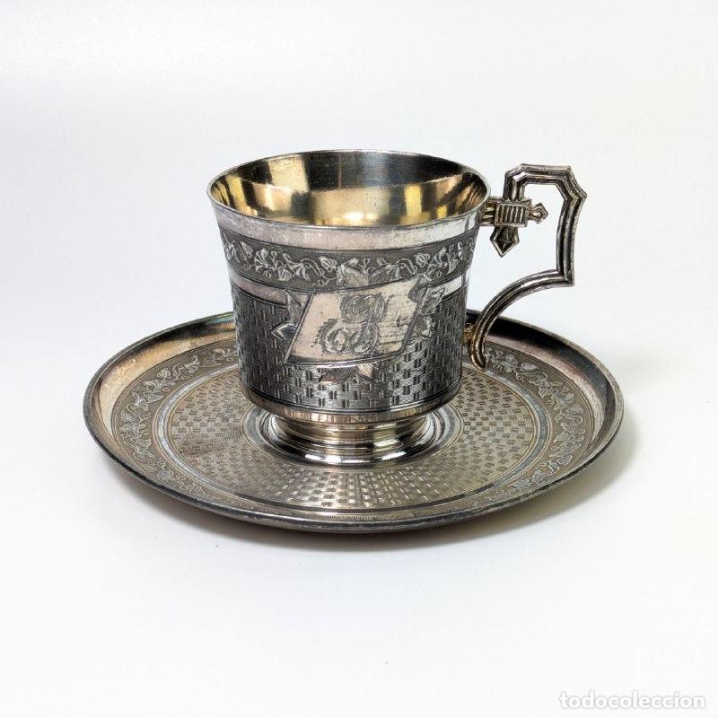 Fotokamera: Taza Para Caf&eacute; con su plato Art Nouveau Ba&ntilde;ada en Plata, Francia c.1900
